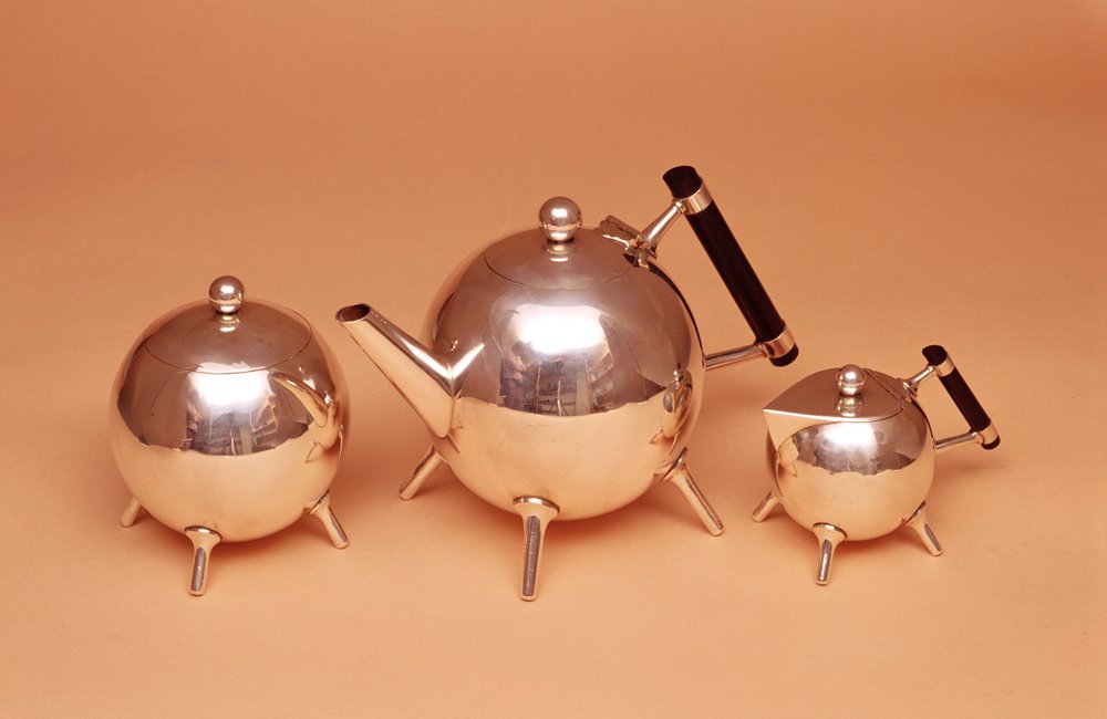 Tea service with gilt interiors, manufactured by James Dixon und Sons, 1880 by Christopher Dresser