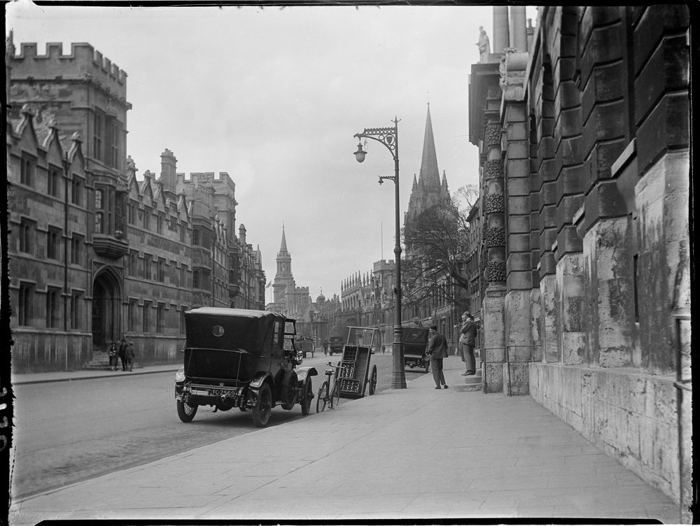 High Street, Oxford, Oxfordshire, 22/04/1924 by Katherine Jean Macfee