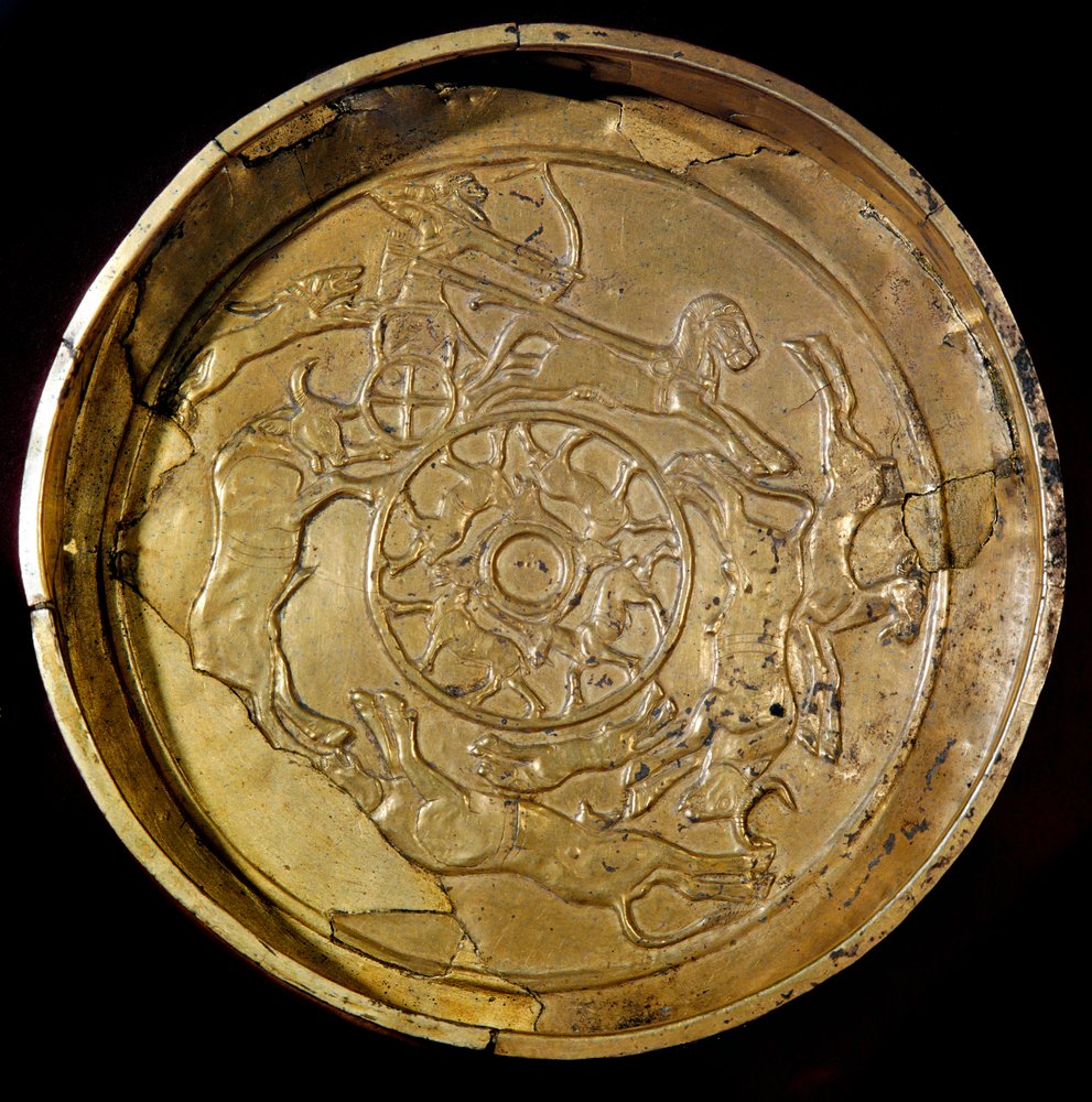 Phoenician Art: Gold Platter Decorates Royal Hunting Scene