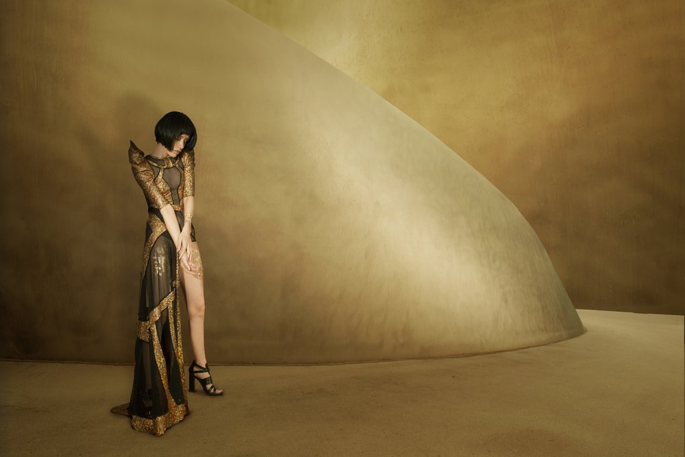 Elegant Desert Fashion by Christine von Diepenbroek