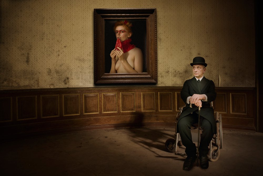 Man Views Nude Portrait by Christine von Diepenbroek