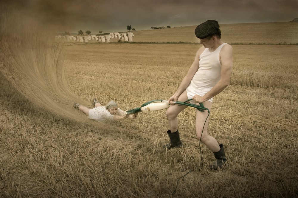 Surreal Field Vacuum by Christine von Diepenbroek