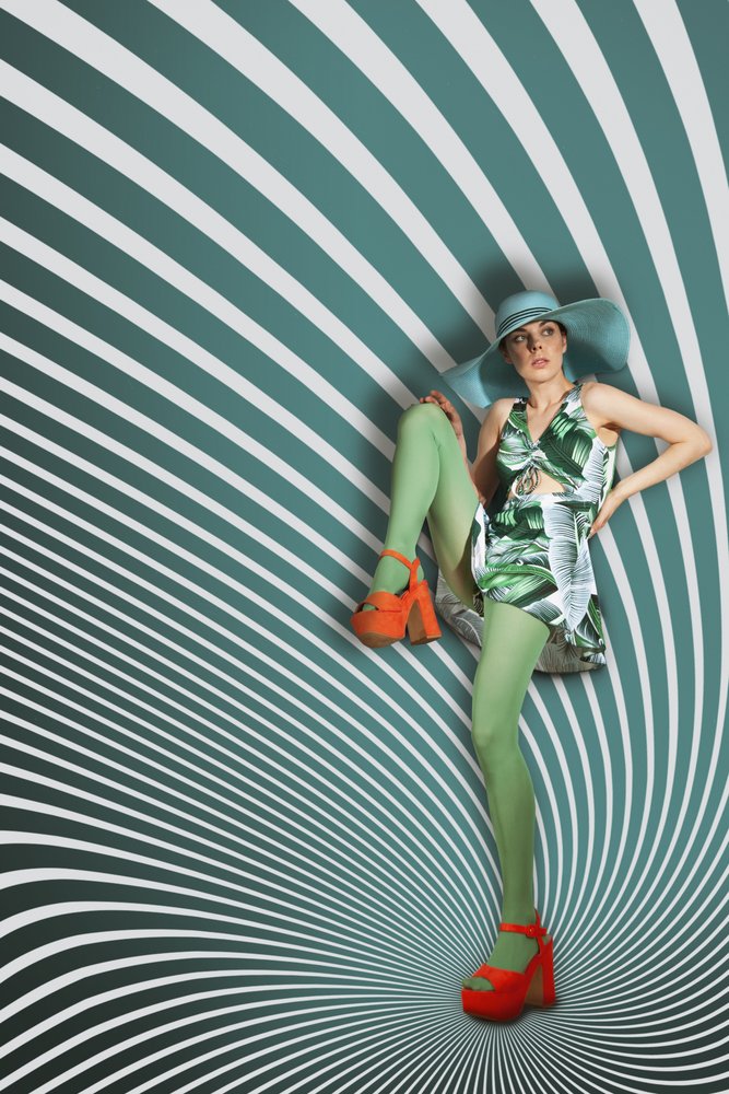 Swirling Retro Fashion by Christine von Diepenbroek