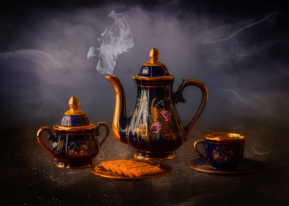 Steaming Blue Tea Set by Rob Ryan