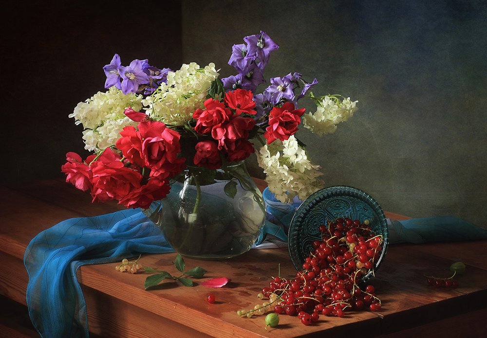 Elegant Roses and Berries by Tatyana Skorokhod