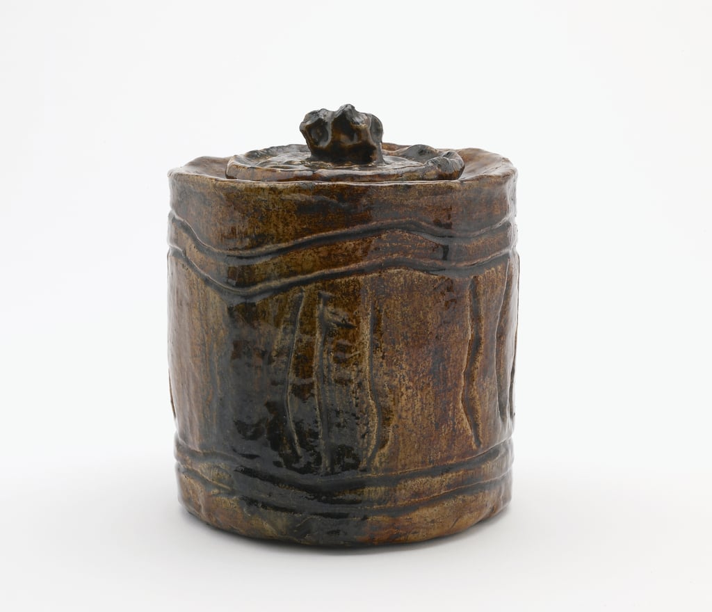 Tea ceremony water jar with matching lid, Tokyo, Edo period or Meiji