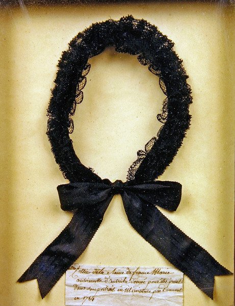 Collaret given to Marie-Antoinette to wear for a portrait painted by Francois Dumont in 1784 by French School