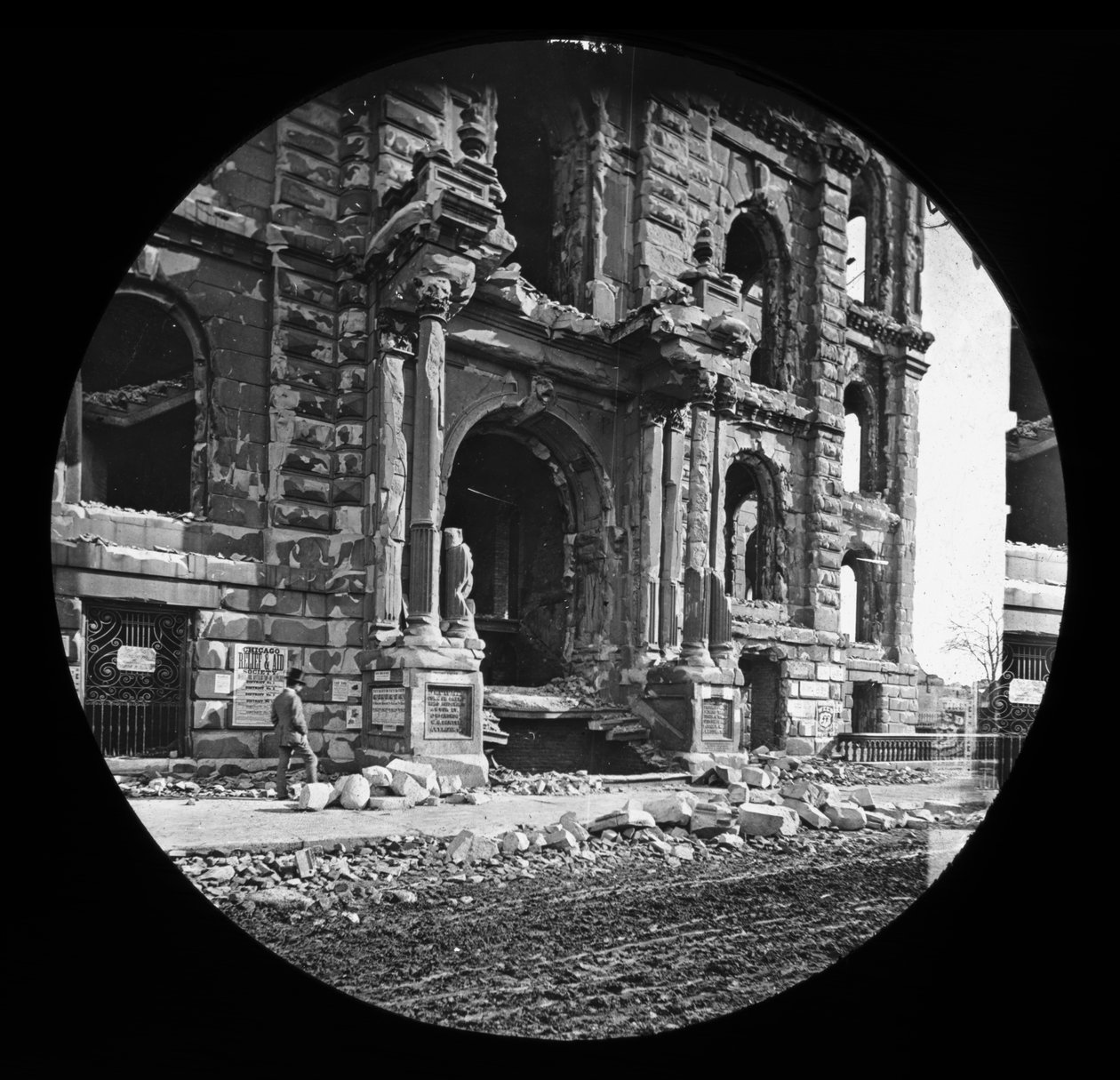 The West Entrance to the courthouse after the Great Chicago Fire, 1871 by American Photographer