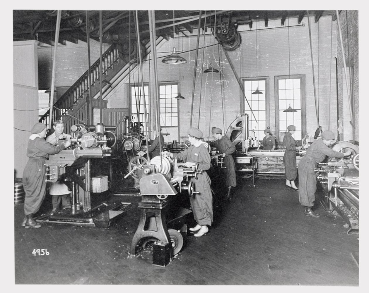 Women working in factories during World War I, c.1917