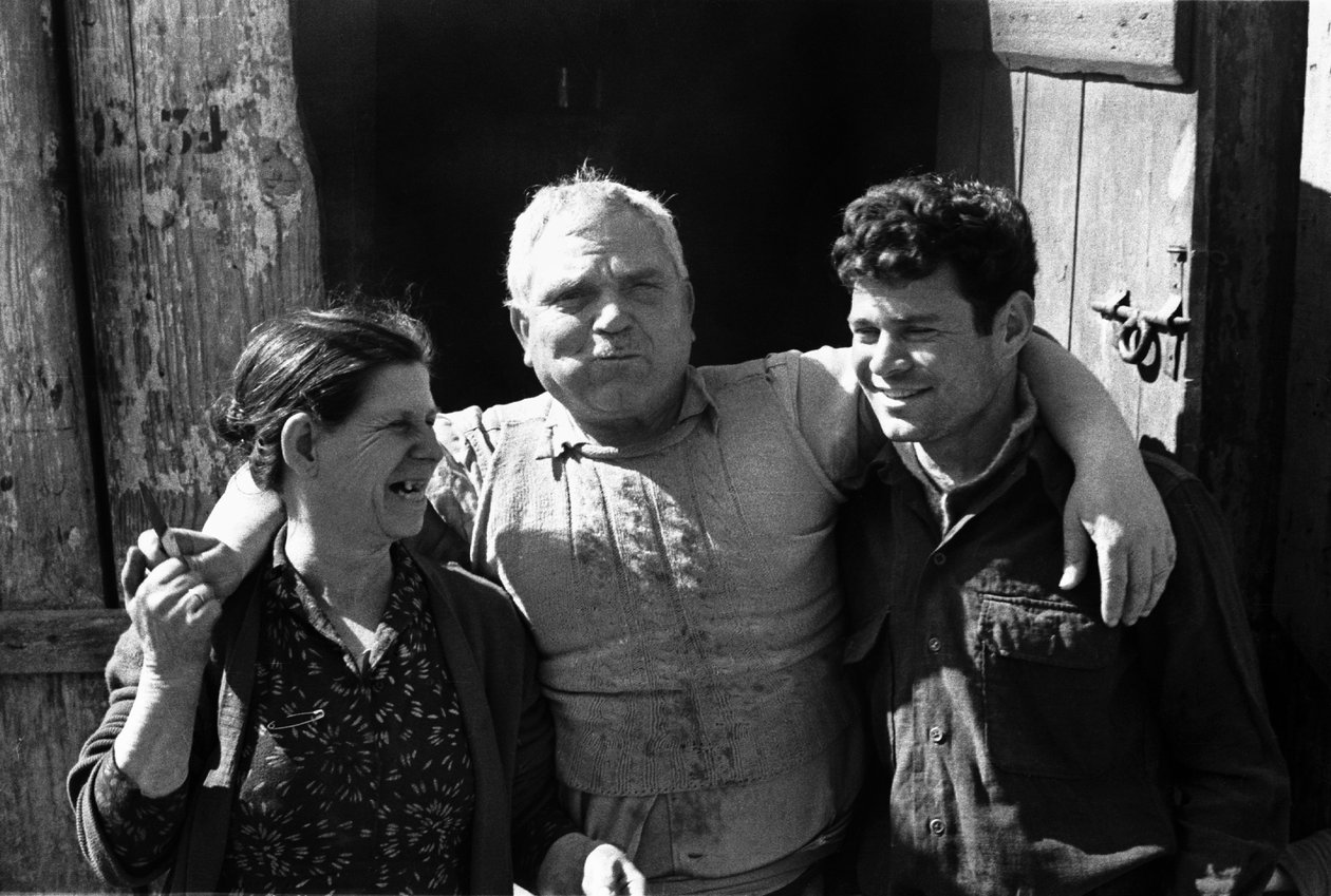 Calabrian Family by Ando Gilardi
