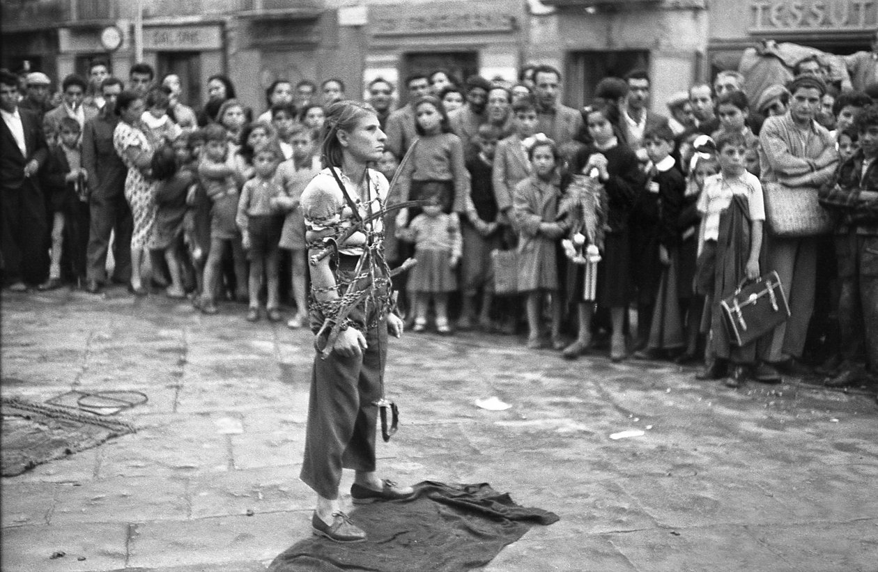 Issue of Escapology, Crotone by Ando Gilardi