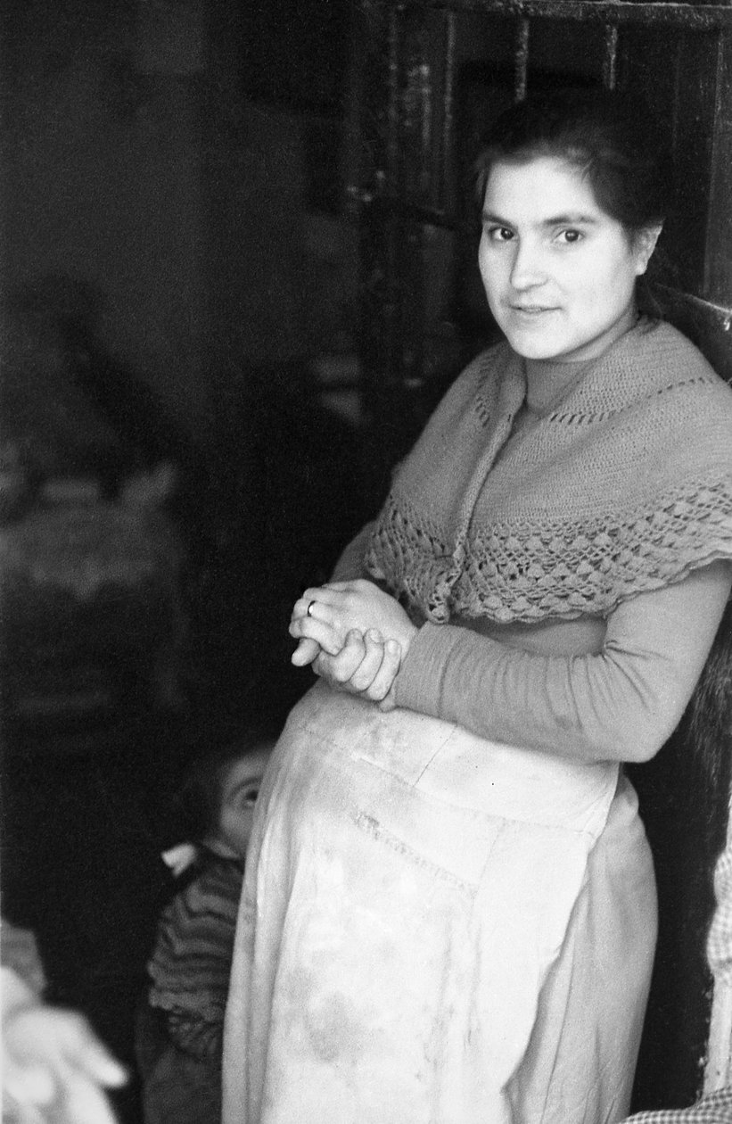 Crotone - Maternity by Ando Gilardi