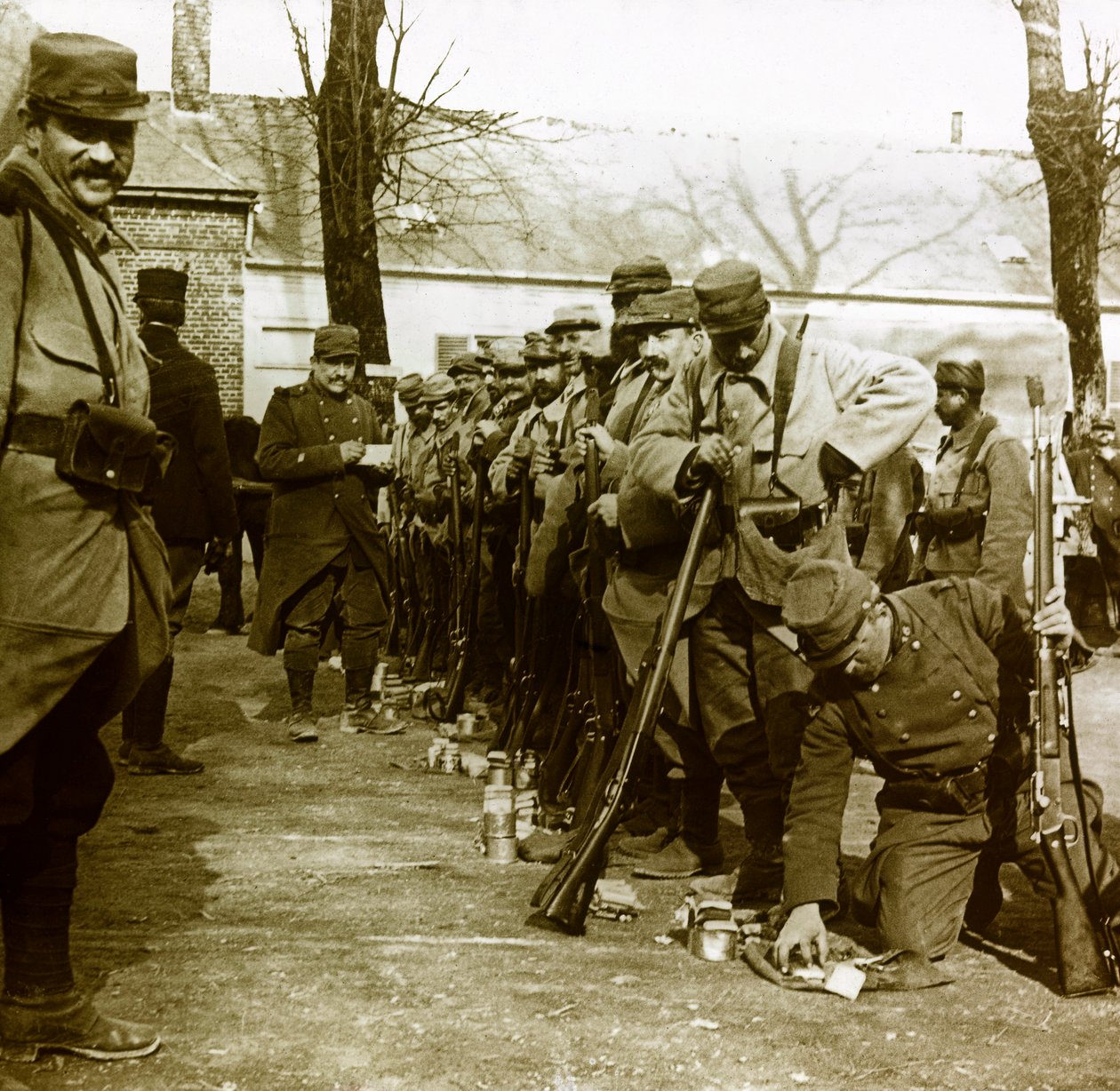 Stereoscopic Glass Plate on the First World War: A Detail Review by Anonymous Anonymous