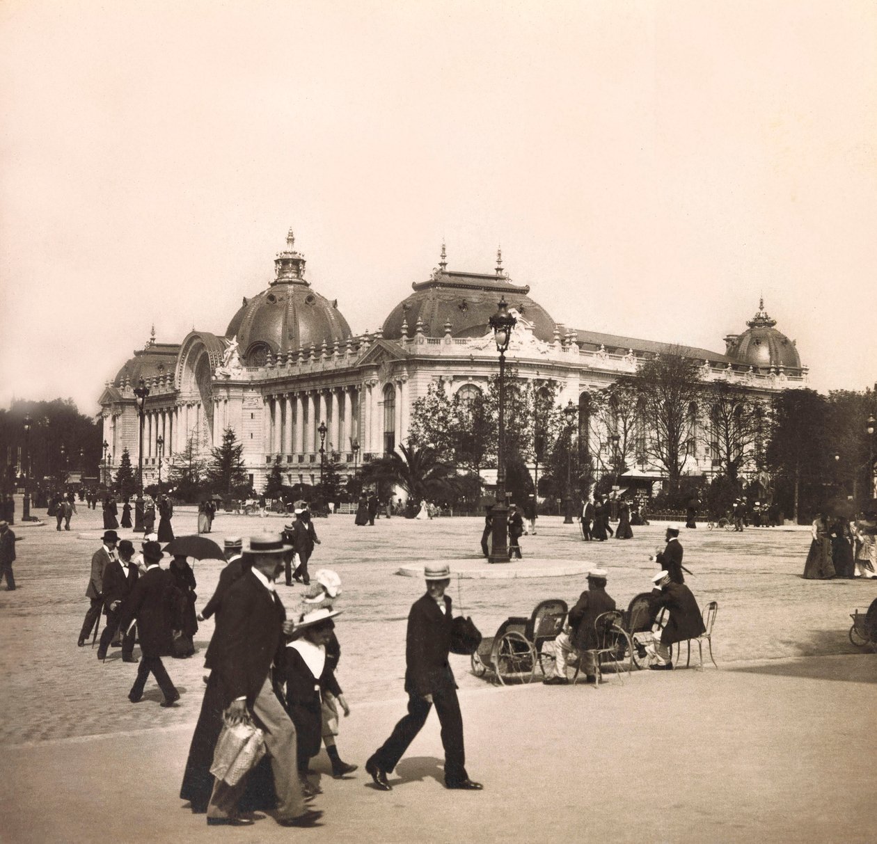 Universal Exposition of 1900 in Paris: Le Petit Palais by Anonymous Anonymous