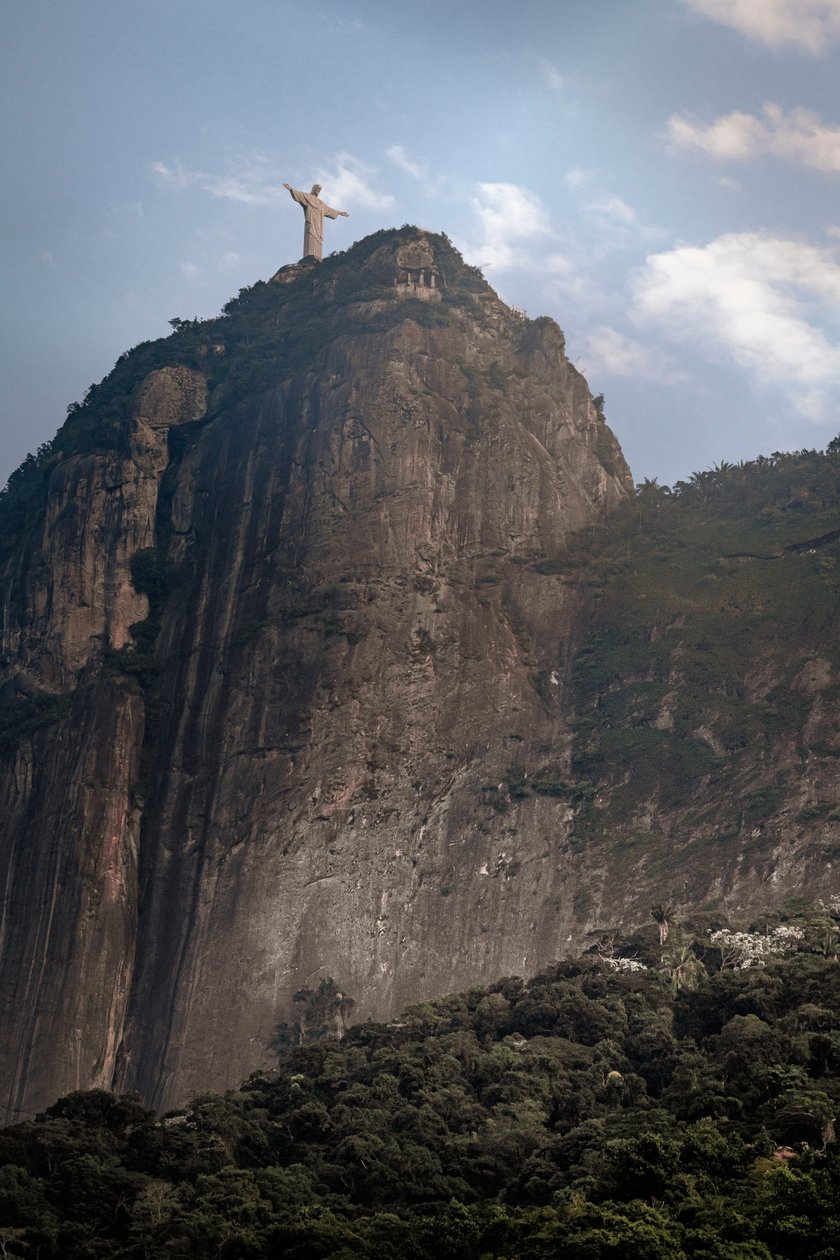 Redentor VI by Antonio Schubert