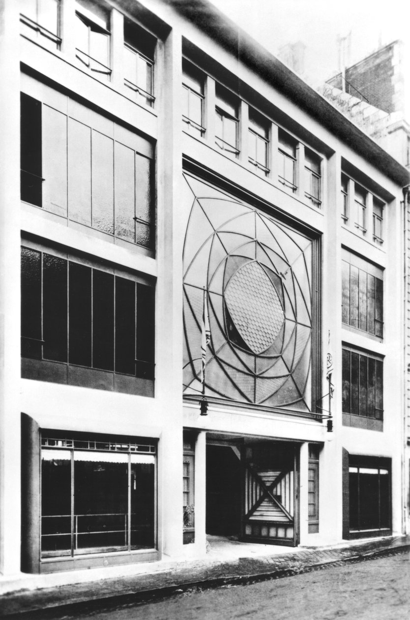 Garage in the Rue de Ponthieu, designed by Auguste Perret (1906) by Auguste Perret