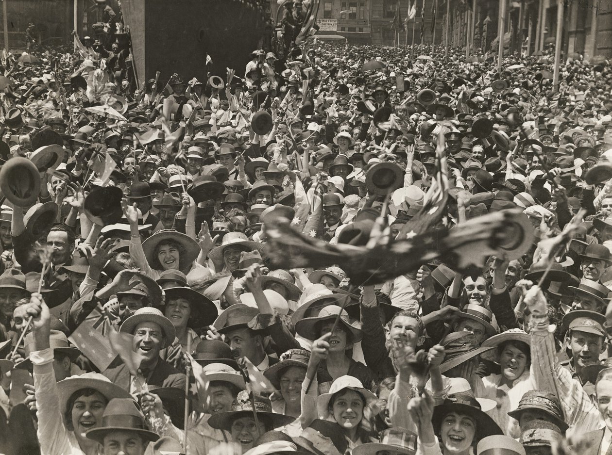 Crowd in Martin Place, Sydney, celebrating the news of the signing of the armistice, 11 November 1918 by Australian Photographer