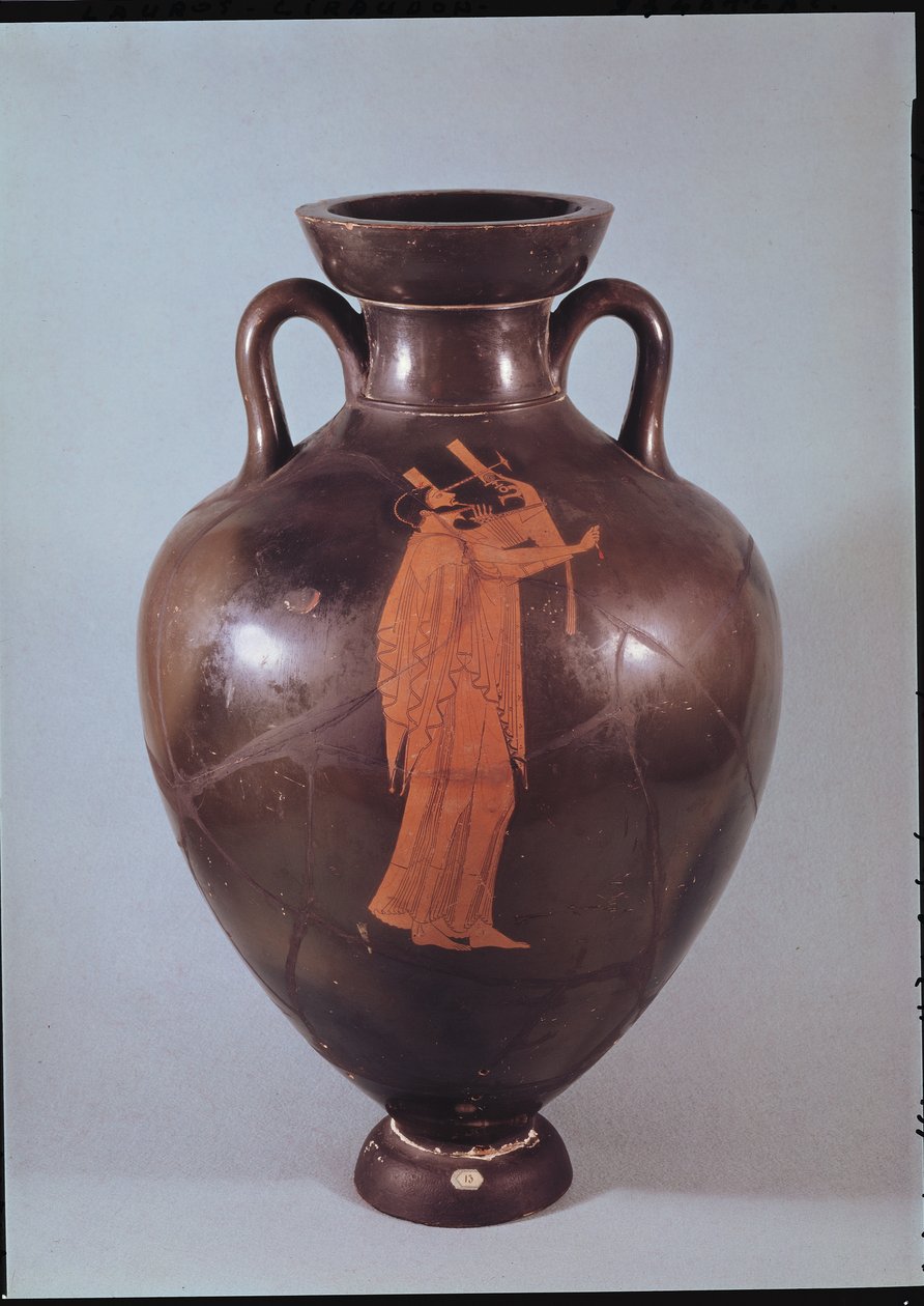 Attic red figure amphora depicting a musician playing a lyre by Berlin Painter
