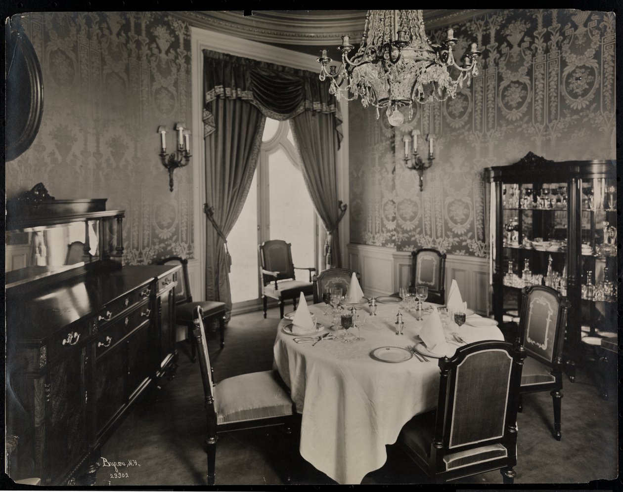 Private Dining Room at the Hotel Knickerbocker by Byron Company