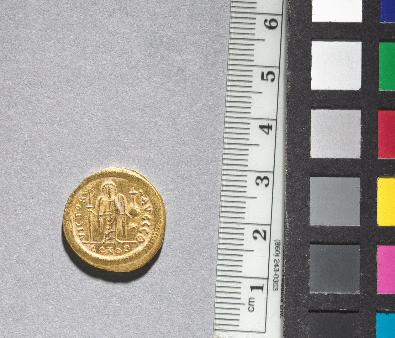Solidus of Justinian I (reverse) by Byzantine School