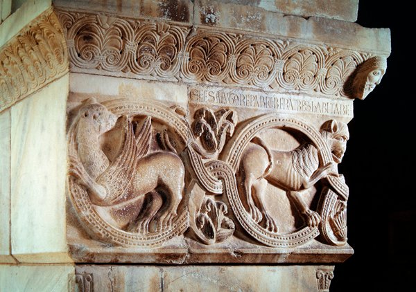 Capital with Carvings of Interlacing and Griffons by Catalan School