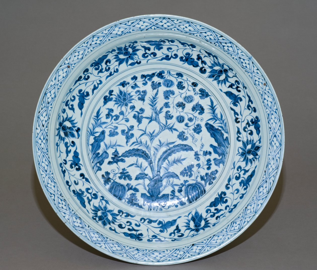 Large dish, late 14th century by Chinese School