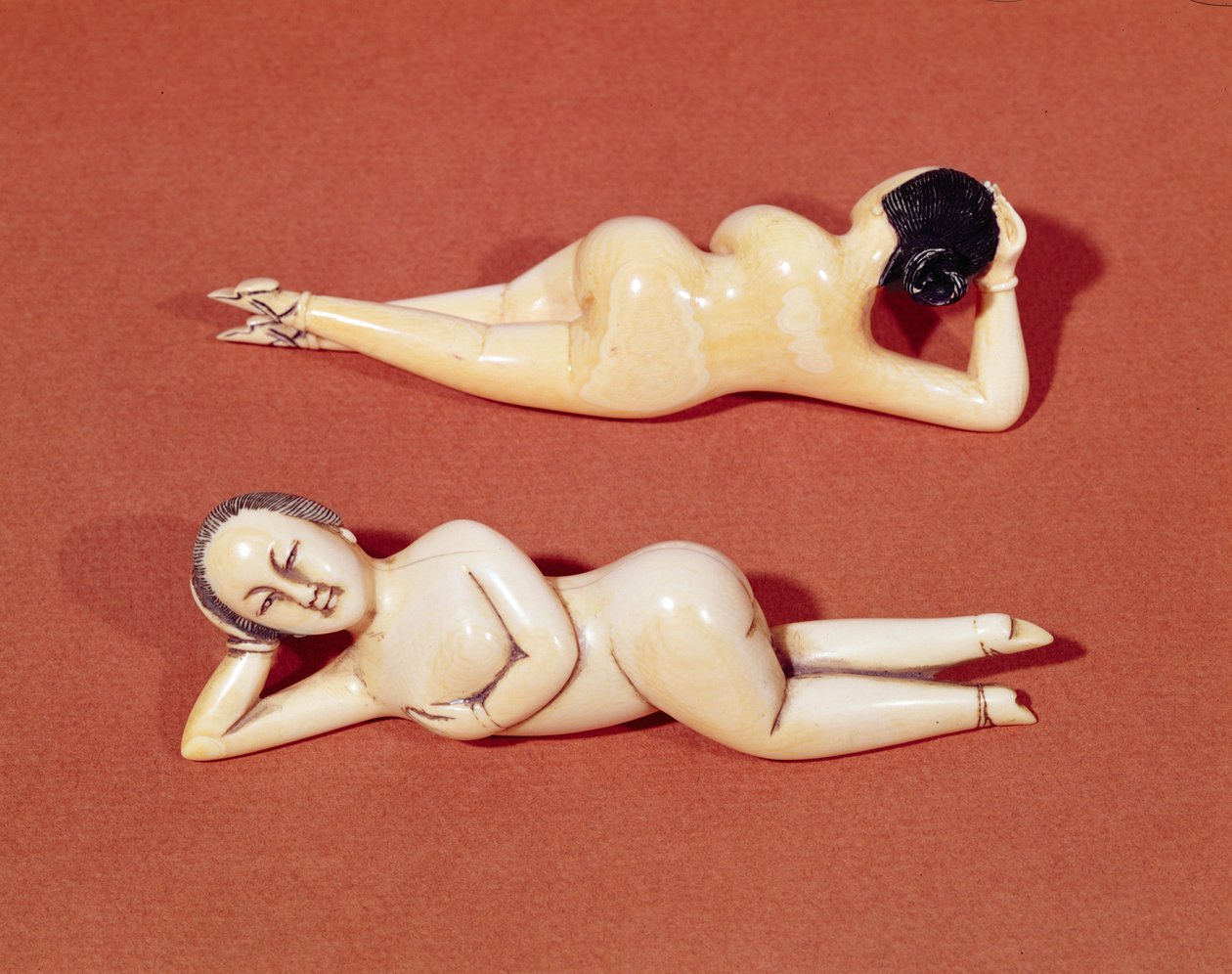 Statuette for women to show their doctor to avoid getting undressed by Chinese School