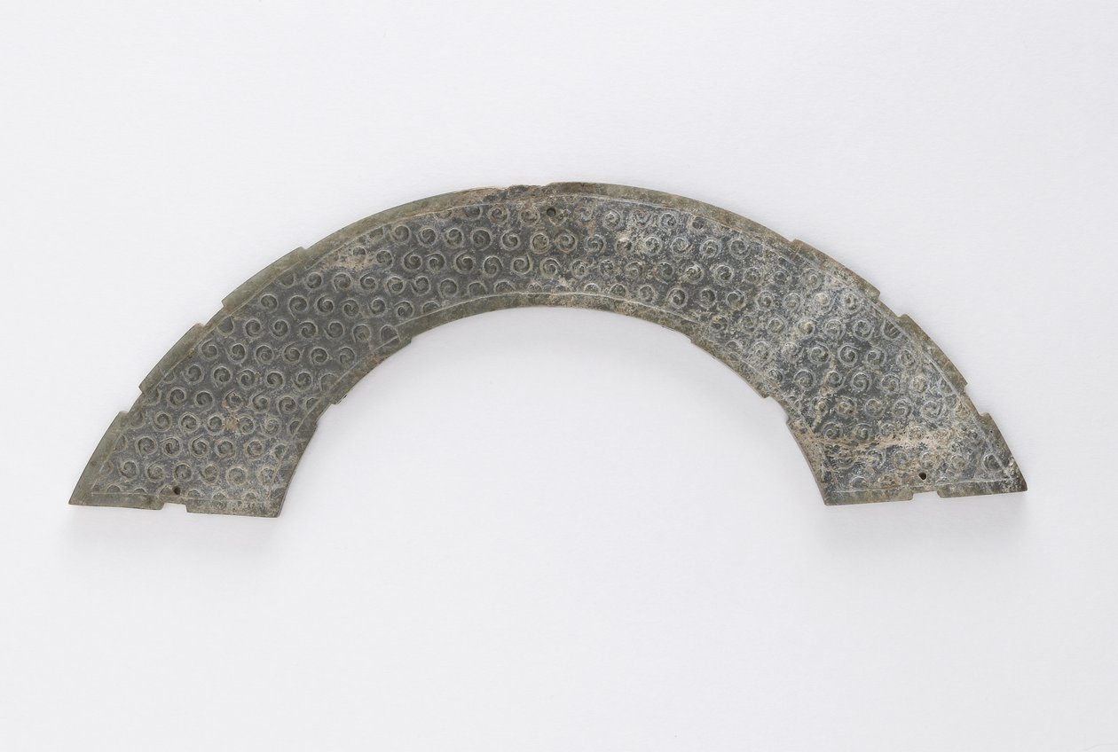 Thin Plaque Cut in Arc of Circle, of the Type Huang by Eastern Zhou Dynasty Chinese School