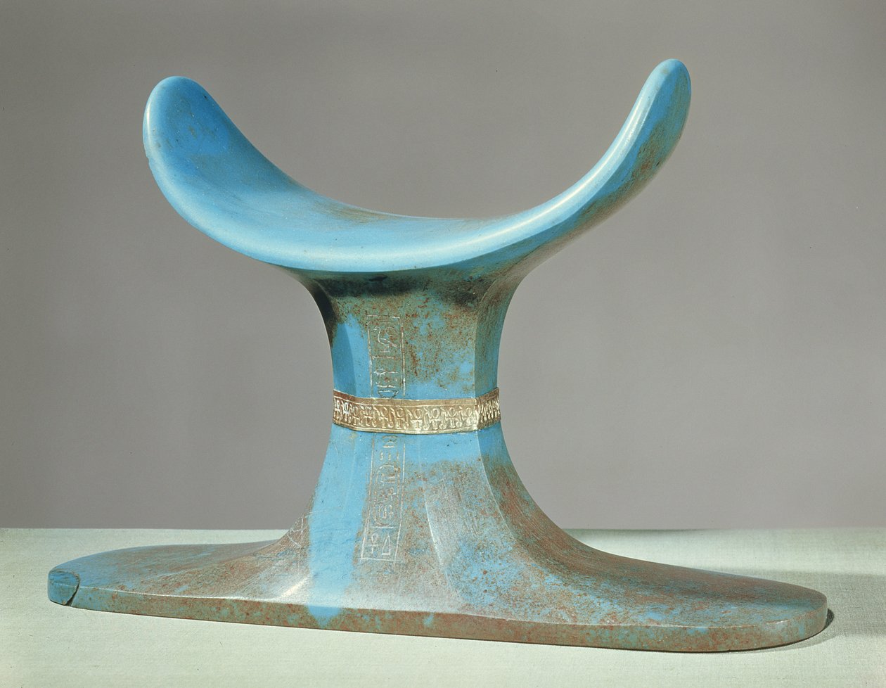 Headrest, from the tomb of Tutankhamun by Egyptian 18th Dynasty