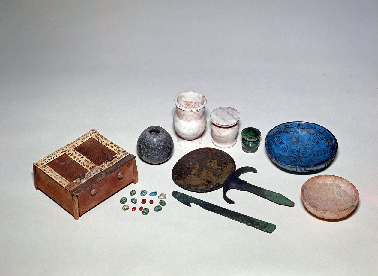 Objects removed from the tomb of an Egyptian lady, from tomb group 1723, from Sidmant el-Gebel, New Kingdom by Egyptian 18th Dynasty