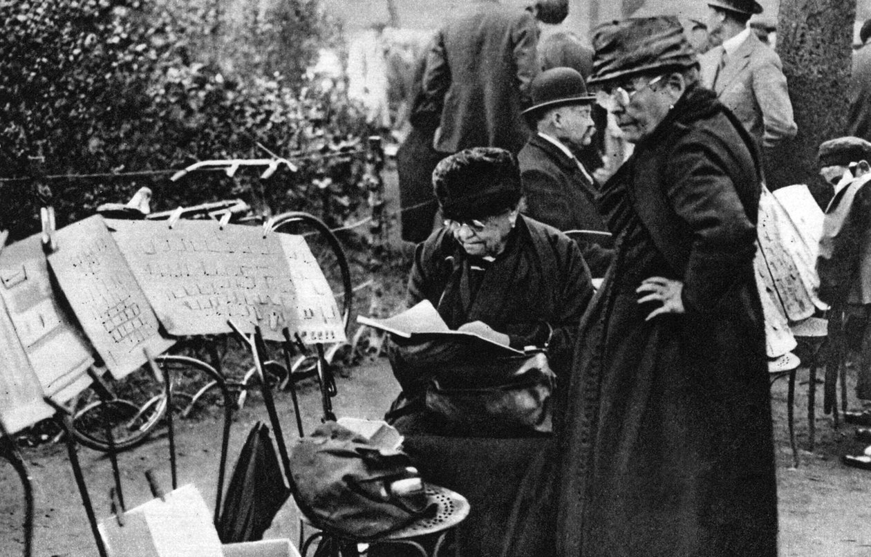 Stamp sellers in the Champs Elysees, Paris by Ernest Flammarion