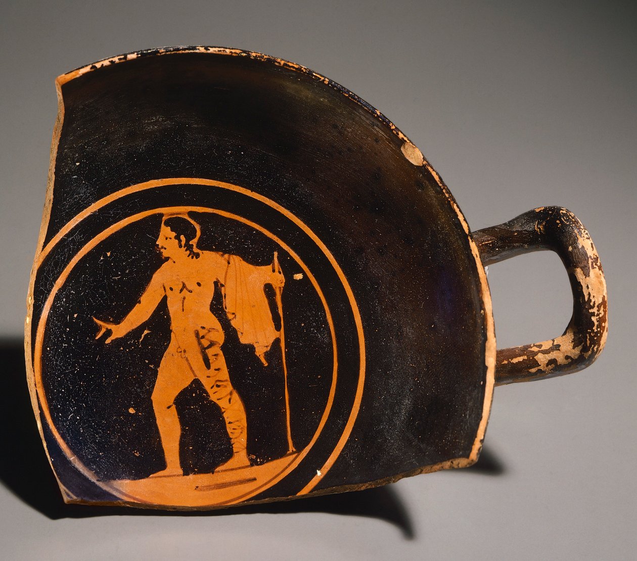 Kylix by Pteriu Paves (fragment) by Etruscan