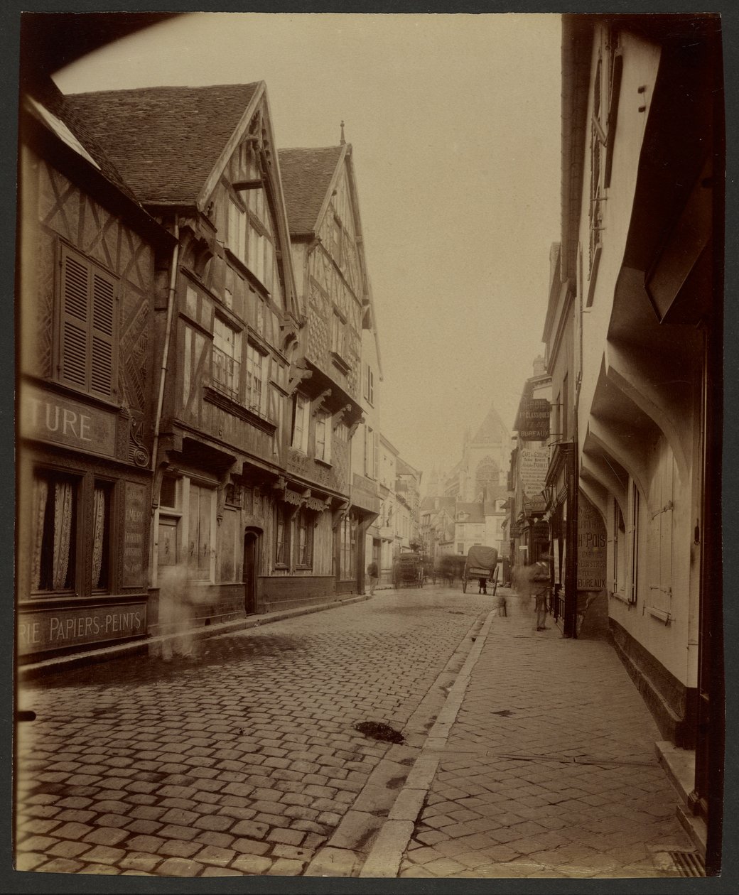 Beauvais, Impasse de la Manufacture by Eugène Atget