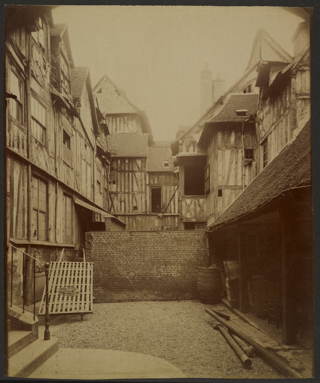 Rouen, Cour Rue Martainville by Eugène Atget