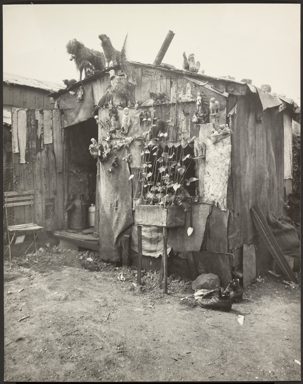 Villa of a Ragpicker by Eugène Atget