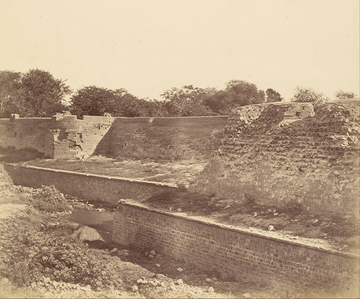 Grand Breach at the Cashmere Bastion by Felice Beato