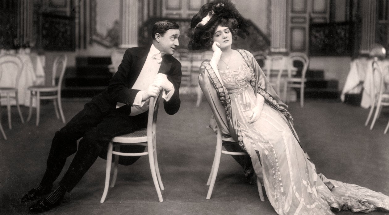 Lily Elsie and Joseph Coyne in The Merry Widow by Foulsham and Banfield