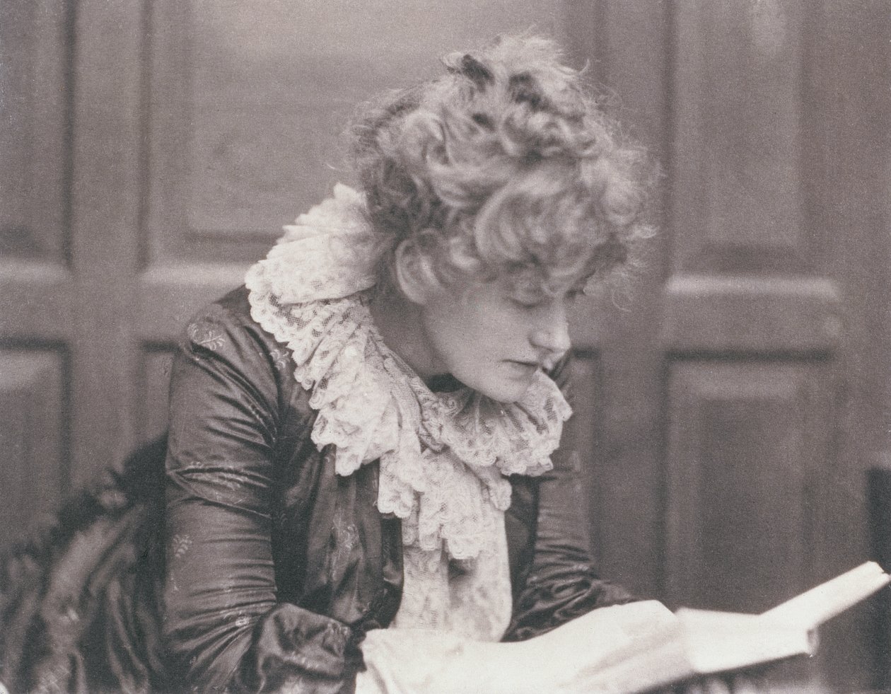 Portrait Photograph of Ellen Terry Reading, by Frederick Hollyer by Frederick Hollyer