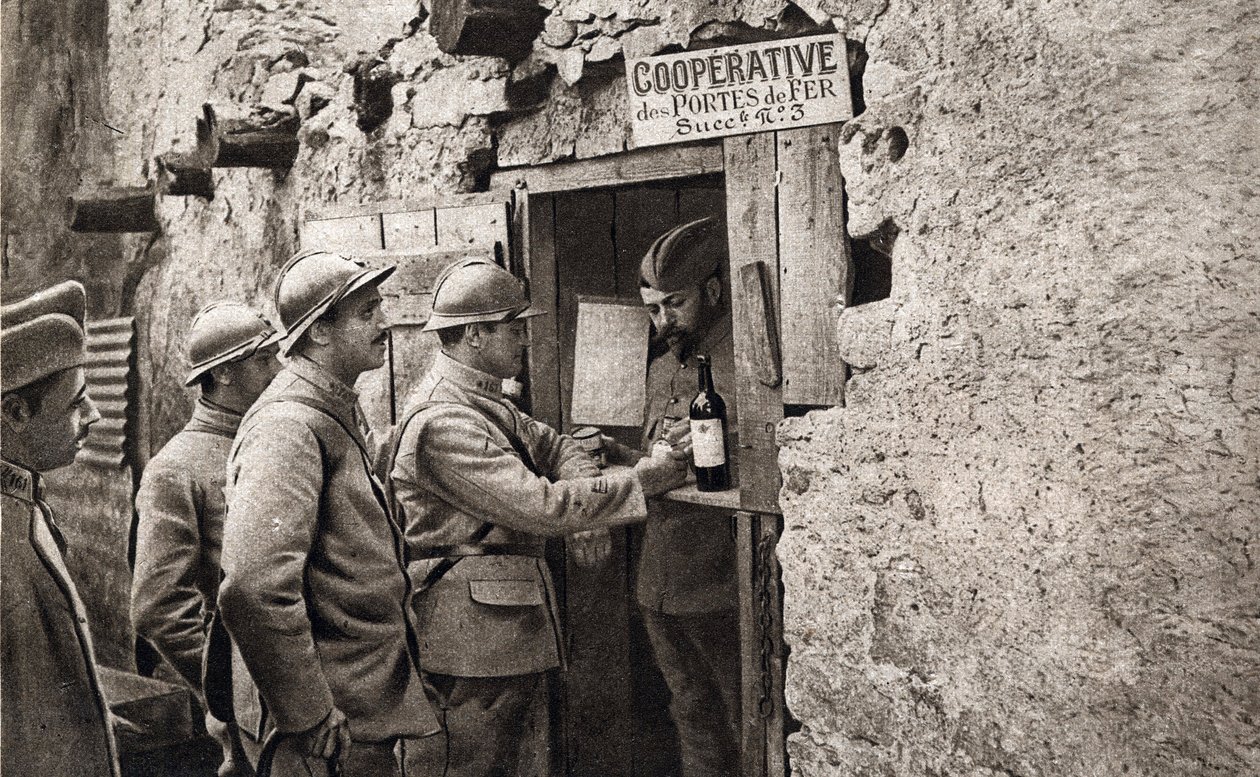 First World War: Co-operative Systems Set Up on the Battlefield Allowing Exhausted Soldiers to Recover, In 