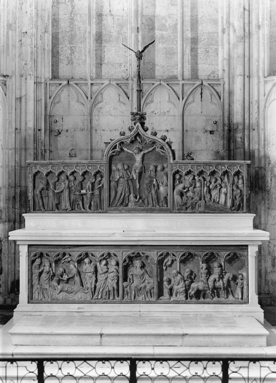 Altar and two altarpieces decorated with scenes from the life of St. Thibault and topped by a crook and the eucharistic dove by French School