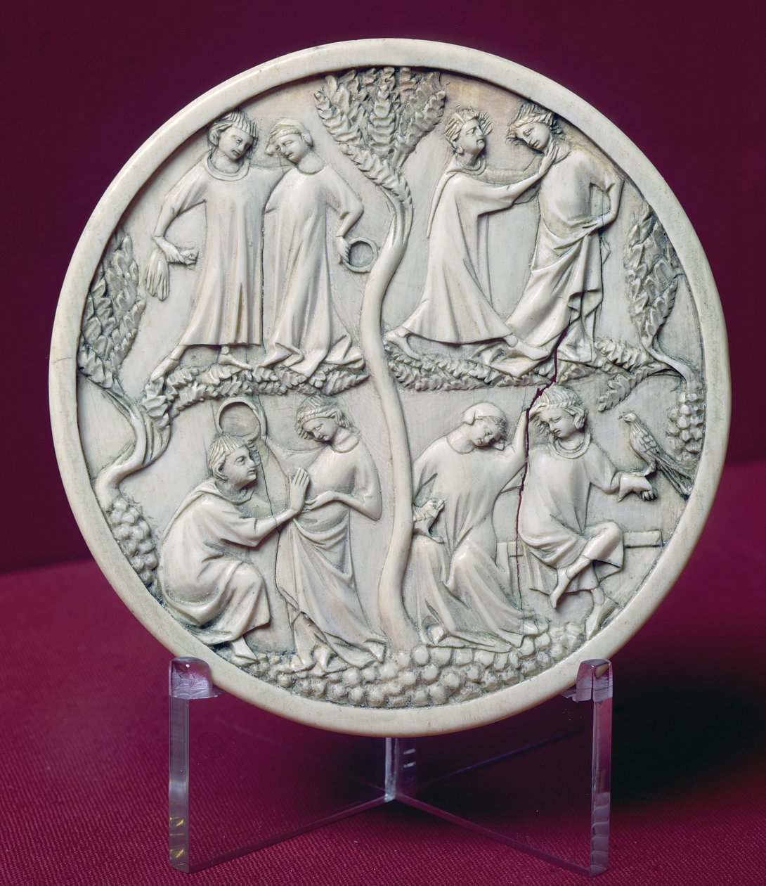 Mirror case depicting courtly scenes, c.1320-30 by French School