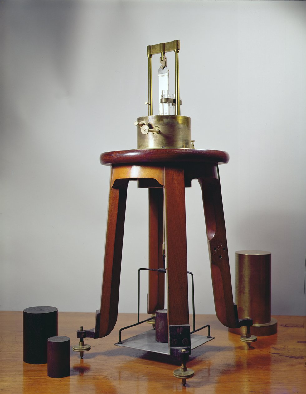 Piezoelectric quartz apparatus, designed by Pierre and Jacques Curie by French School