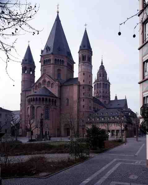 View of the Cathedral of St. Martin and St. Stephan from the north-east by German School