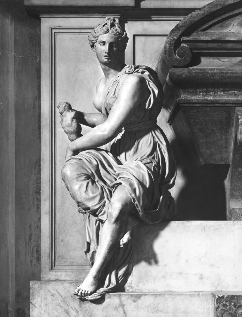 Monument to Michelangelo Buonarroti (1475-1564), detail Personification of Sculpture by Giorgio Vasari