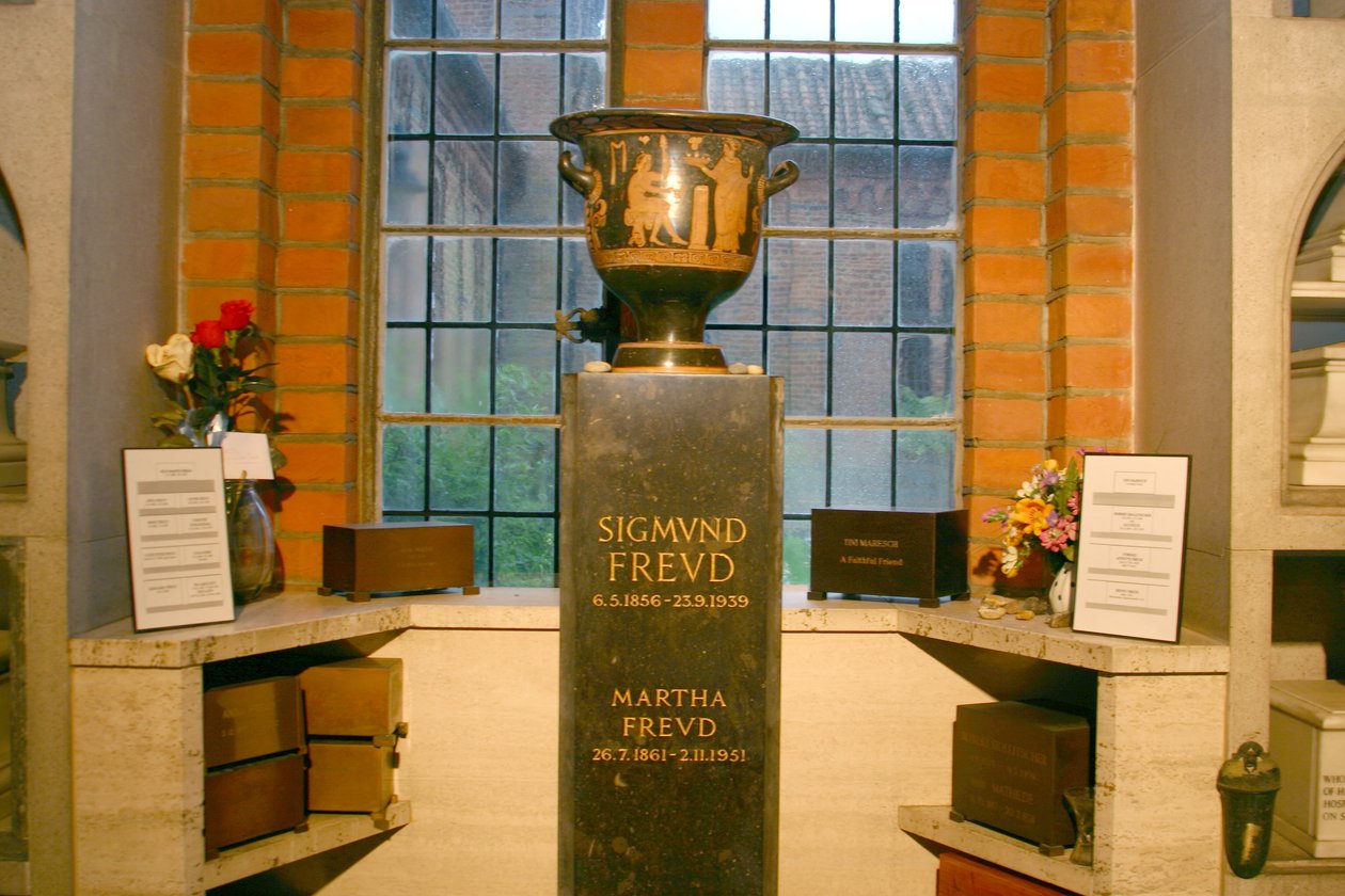 Urn containing the ashes of Sigmund (1856-1939) and Martha Freud (1861-1951) in the Columbarium by Greek