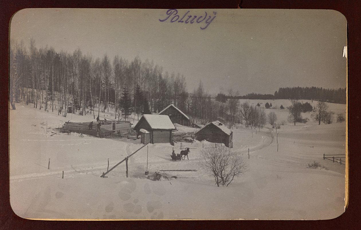 First World War: Ukraine in the years 1914-1916 during the invasion of the German army. View with snow (b/w photo) by Heldenfriedhof Dsessentniki (attr. to)