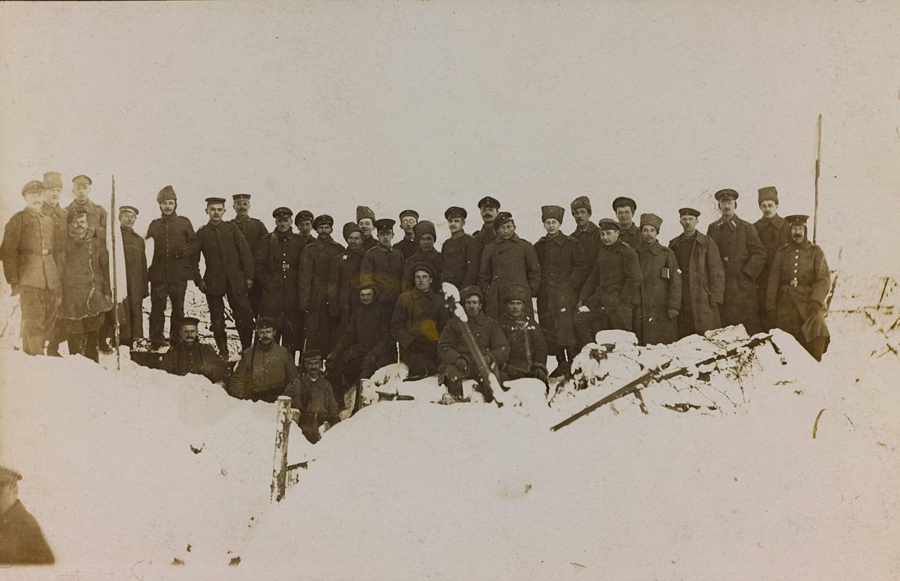 First World War: the Ukraine in the years 1914-1916 during the invasion of the German army. Group of soldiers by Heldenfriedhof Dsessentniki (attr. to)