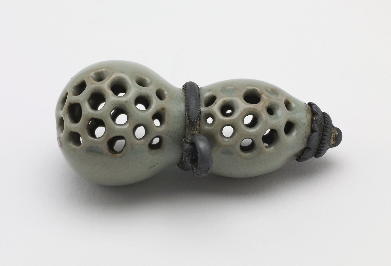 Netsuke in the shape of a gourd, Edo period or Meiji era by Japanese School