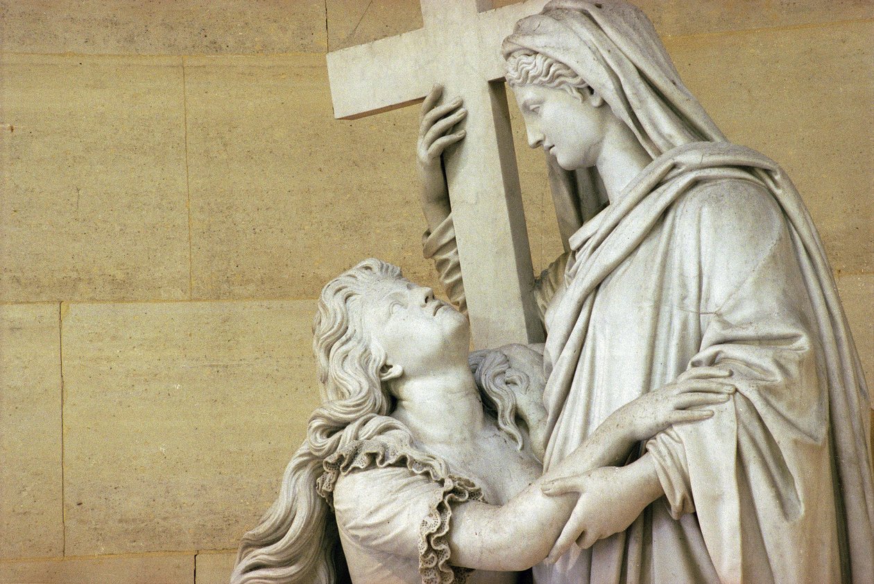 Marie Antoinette (1755-93) held by the Religion, 1825 by Jean Baptiste Cortot