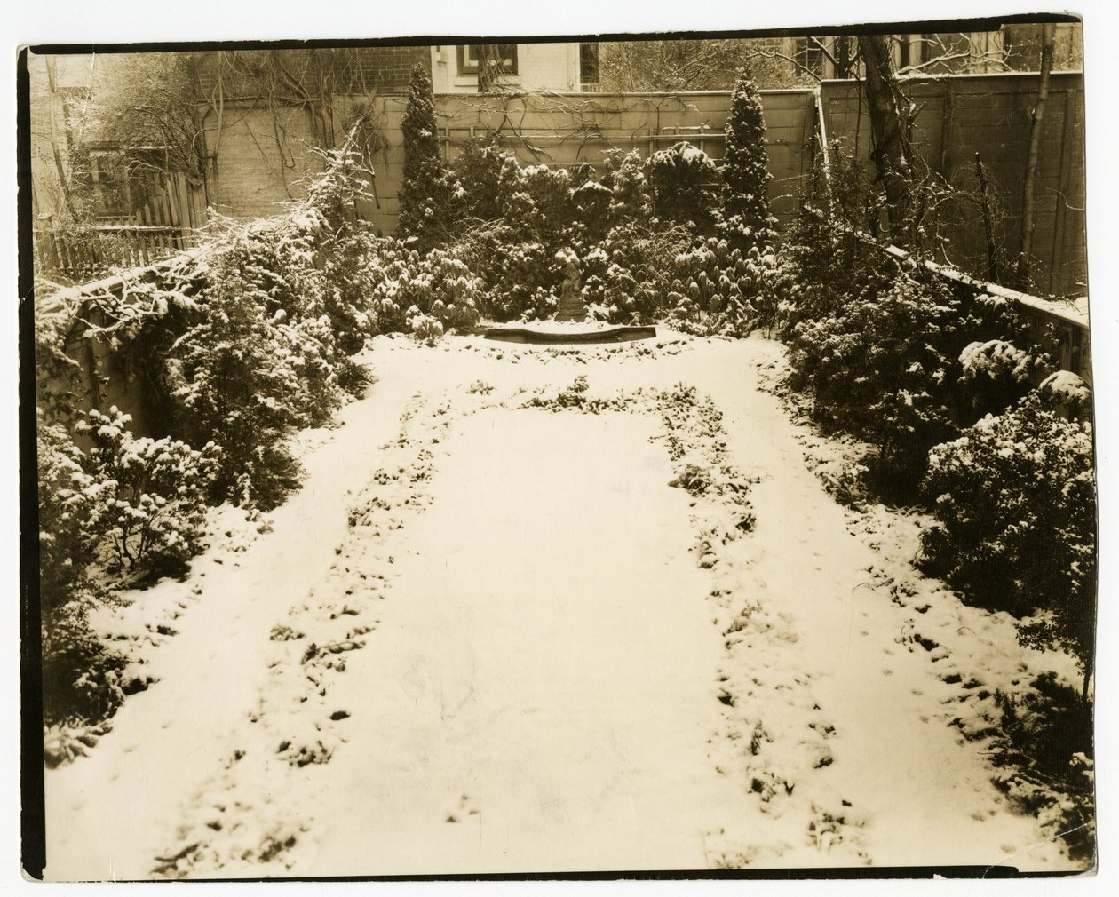 Mr & Mrs John Morgan, 39 W 11 St, c.1938-39 by Jessie Tarbox Beals
